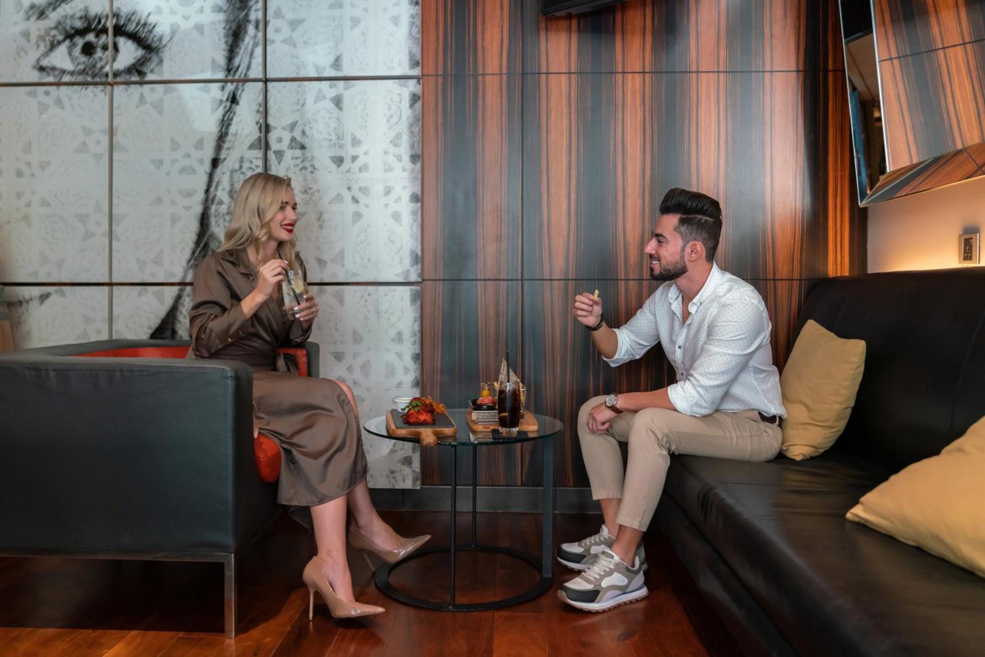 Centro Al Manhal By Rotana Hotel Абу Даби Екстериор снимка