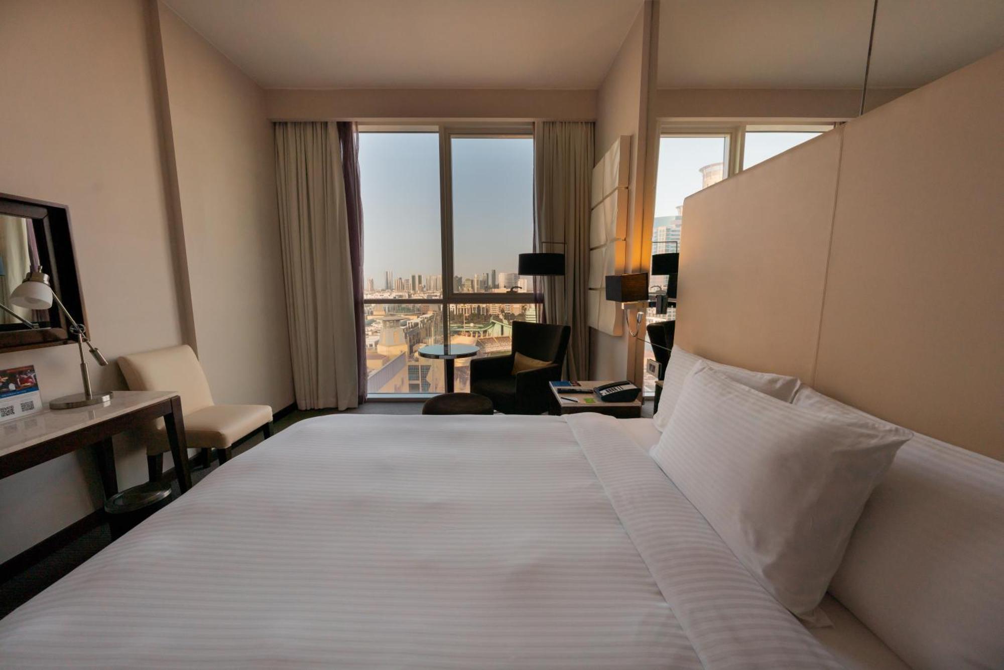 Centro Al Manhal By Rotana Hotel Абу Даби Екстериор снимка