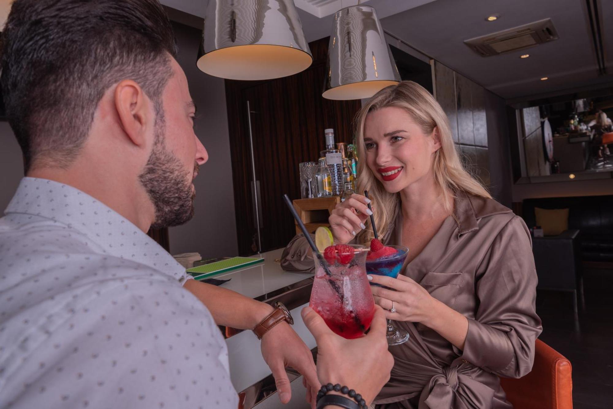 Centro Al Manhal By Rotana Hotel Абу Даби Екстериор снимка
